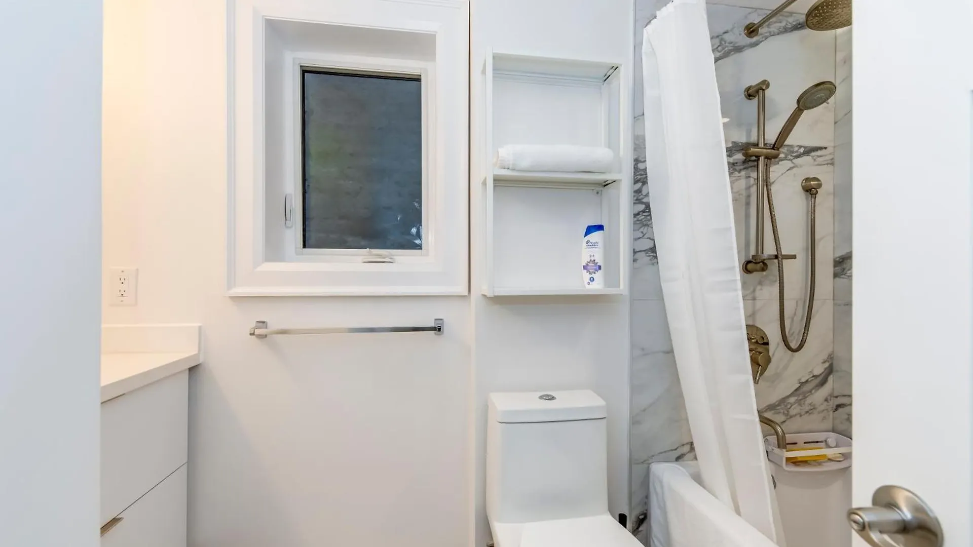 Homestay Toronto Midtown Home Suites Canada